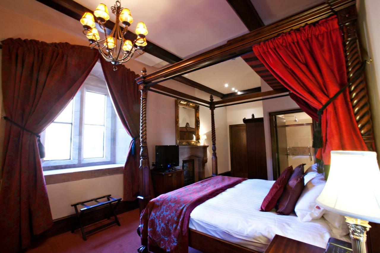 Peckforton Castle Tarporley Exteriör bild